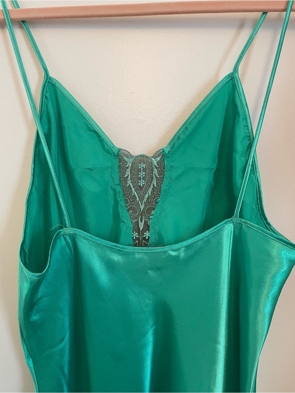 Beth Michaels Emerald Green Satin Slip with Embroidered Label 1980s - Picture 8 of 8